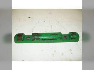 Used Feeder House Front Block Clamp John Deere 9600 9650 STS 9650 CTS CTSII 9550 SH 9450 9400 9510 SH 9550 9510 9750 STS 9500 9410 3300 9610 4400 9500 SH 9650 CTS H159975