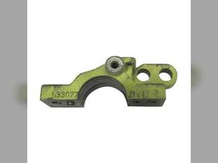 Used Transmission Bearing Housing fits John Deere 1640 2040 2040S 2140 3040 3055 3140 3150 3155 3255 2150 2155 2350 2355 2550 2555 2750 2755 2940 2950 2955 AL68306 L33077