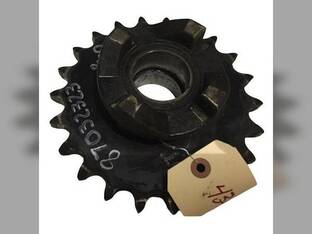 Used Clutch Drive Half and Sprocket Assembly fits New Holland BR740A BR750 BR750A BR770 BR770A BR780 BR780A BR7070 BR7080 BR7090 Roll-Belt 560 654 658 660 664 678 688 87032323 fits Case IH 87032323
