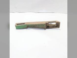 Used Fender Hinge LH John Deere 883 244 670 206 843 344 583 243 645 40 644 483 844 546 643 642 205 870 543 683 204 443 203 444 1243 343 842 H109941