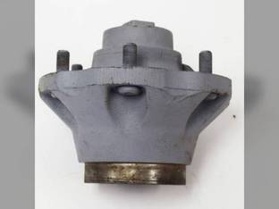 Used Front Wheel Hub Massey Ferguson 670 375 360 255 383 165 275 290 283 399 253 690 362 194621M1