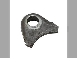 Used Distributor Hold Down Clip fits International A B C Cub H M Super A Super H Super M 200 230 300 330 340 350 400 450 460 504 544 560 606 656 660 666 686 706 756 766 806 826 856 2706 2806 353937R1