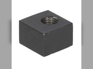 Drawbar Stop Block International 966 3788 3688 Hydro 100 986 3488 1586 3288 Hydro 186 1568 3088 1486 3388 1466 886 766 1066 786 1468 1566 1086 3588 108507C1