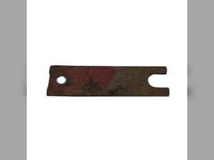 Used Upper Latch Spring fits International 706 756 766 806 826 856 886 966 1066 1086 1466 1486 382193R1 fits Case IH 7110 7120 7130 7140 7150 7210 7220 7230 7240 7250 8910 8920 8930 8940 8950 382193R1
