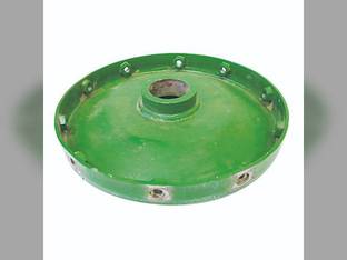 Used Discharge Beater and Accelerator Roll Hub fits John Deere 9560 STS 9570 9650 STS 9660 STS 9670 9750 9750 STS 9760 STS 9770 9860 STS 9870 S550 S660 S670 S680 AH208495
