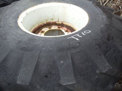 IMPLEMENT,TIRES ON HESSTON WHEELS,16-5L-16.1