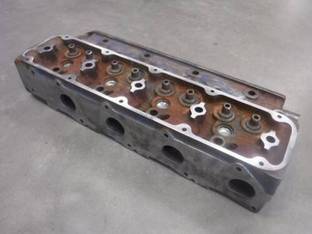Used Cylinder Head Ford 9030 7100 7740 6610 6640 5610 5610S 5640 New Holland TB100 TB110 TS100 TS110 87802121 87802940