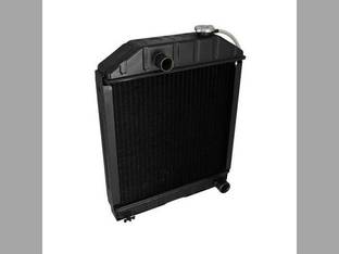 Radiator fits Ford 2600 3600 3900 4000 4100 4110 4140 4190 4200 4330 4340 4400 4410 4500 4600 4600SU 5000 5100 5190 5200 5340 5600 5700 6600 6700 7000 7100 7200 7600 7700 231 233 333 335 531 C5NN8005E