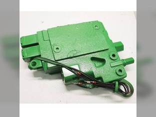 Used Hitch Control Valve John Deere 9200 8200 9300 8410T 8100 8300T 8210 8400T 8310 8400 8210T 8110T 8100T 8200T 8110 8310T 9400T 9100 8300 9300T 9400 8410 RE61318 8804A