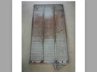 Used 1-1/8" Spaced Bottom Sieve RH John Deere 9560 SH CTSII 9550 SH W540 9780 CTS 9410 T550 9560 9660 CTS 9450 T560 9510 C670 9650 CTS W550 9510 SH 9550 AH172956