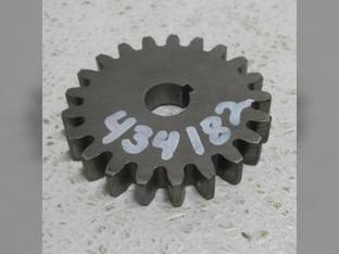 Used Transfer Pump Drive Gear Case IH CX80 CX90 CX100 395 485 495 585 595 685 695 885 895 995 3220 3230 4210 4230 4240 International 385 454 464 484 485 574 584 585 674 684 784 884 885 2400A 2500A