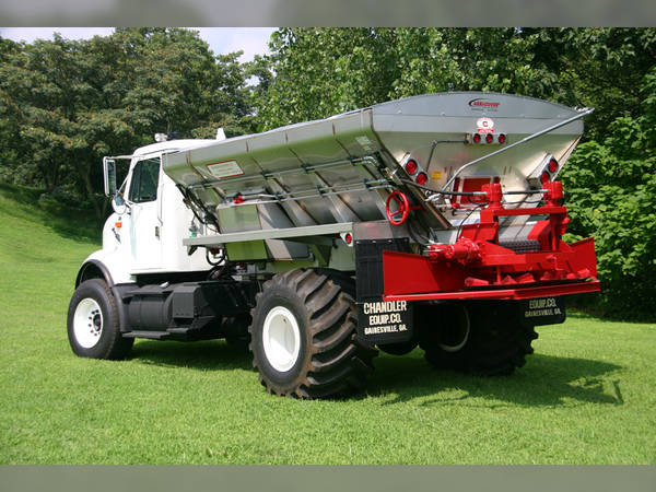 2019 Chandler FTL-EXW Fertilizer and Lime Spreader Floater/Self ...