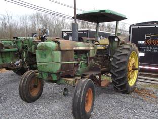 John Deere 2640