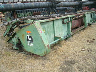 John Deere 220