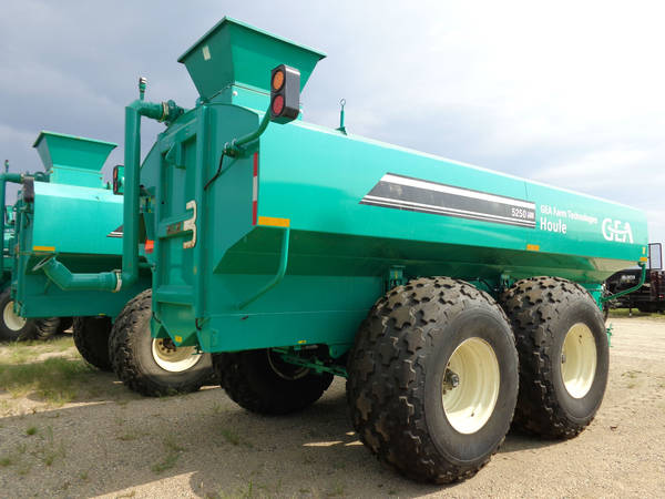 Houle 5250 Liquid Manure Spreader