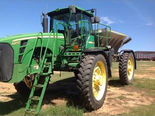 2009 John Deere 4930