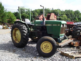 John Deere 1050