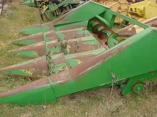 John Deere 443