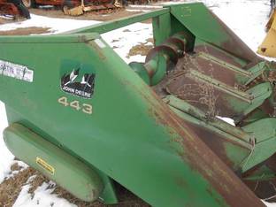 John Deere 443