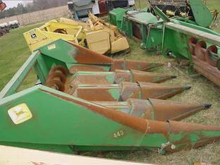 John Deere 443