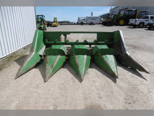 John Deere 444
