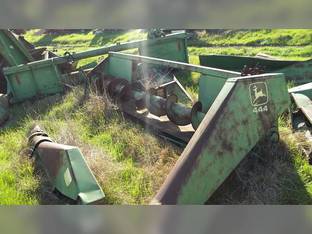 John Deere 444