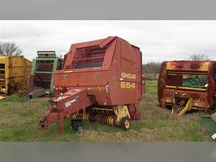 New Holland 654