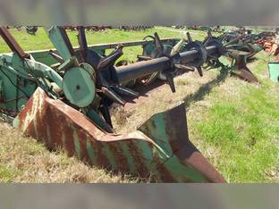 John Deere 220