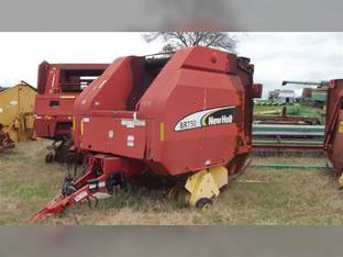 New Holland BR750A