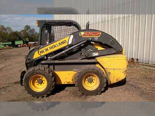 2011 New Holland L225
