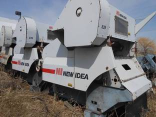 New Idea AGCO 839 husking bed