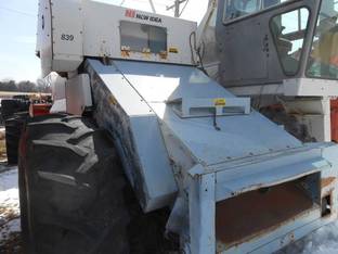 New Idea AGCO 839 husking bed