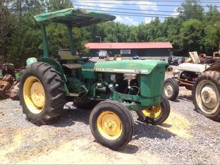 John Deere 830