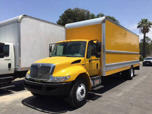 2013 International 4300  26' VAN