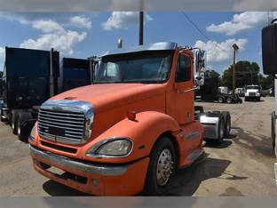 2004 Freightliner COLUMBIA 120