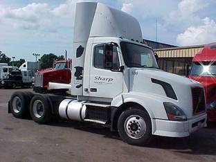 2008 Volvo VNL64T300