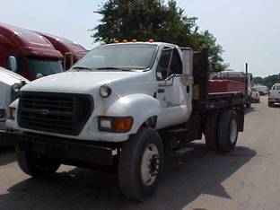 2003 Ford F750 SD