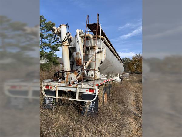 1991 Warren 8 bay bulk feed