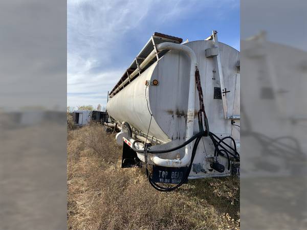 1991 Warren 8 bay bulk feed