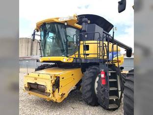 2010 New Holland CR9070