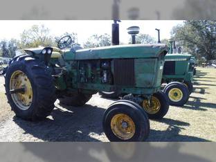John Deere 4020