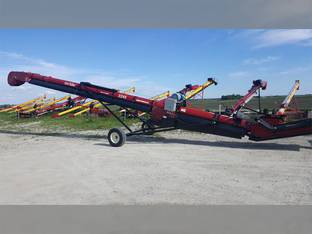 2026 Universal 2247 FIELD LOADER TD