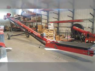 2025 Universal 1537 FIELD LOADER TD