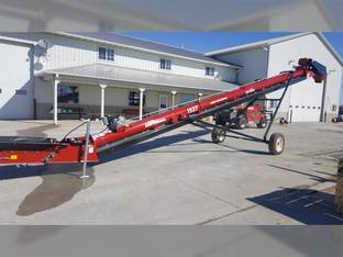 2025 Universal 1537 FIELD LOADER TD