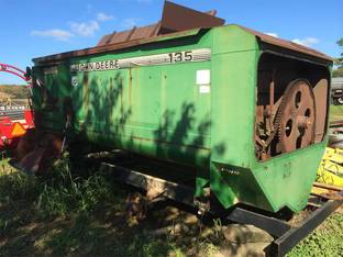John Deere 135