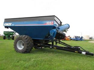 2024 Kinze 1051
