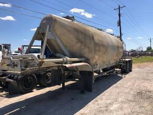 1981 Fruehauf 1050 CUBE FOOT TANK