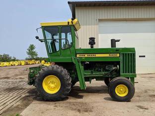 John Deere 5400