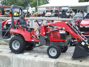 Massey-Ferguson GC1723E