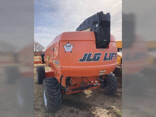 2017 JLG 660SJ